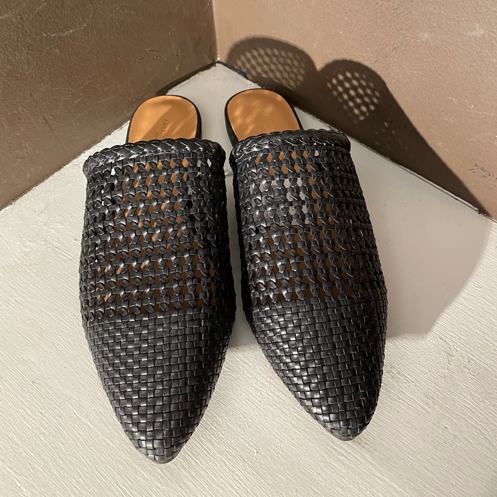 American Eagle Outfitters women’s mules